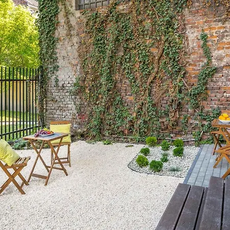 My - Topolowa 8 * Cracóvia