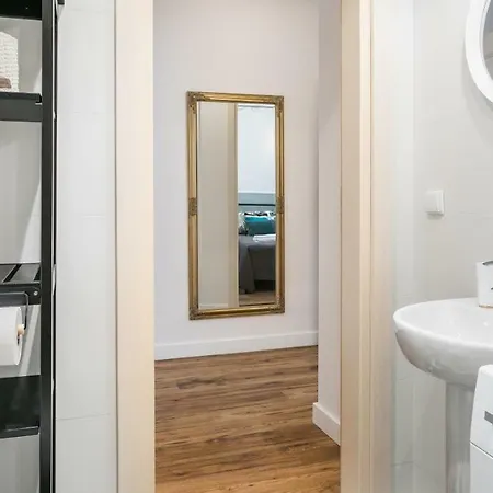 My - Topolowa 8 * Cracóvia