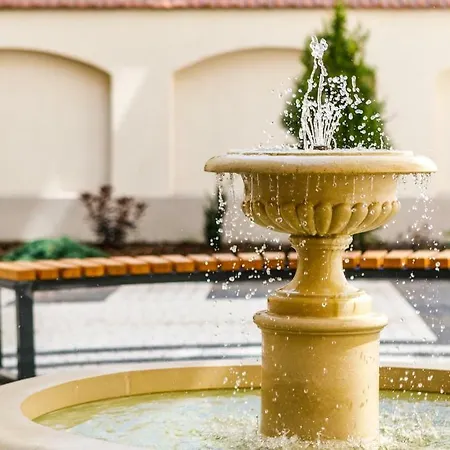 My - Topolowa 8 * Cracóvia