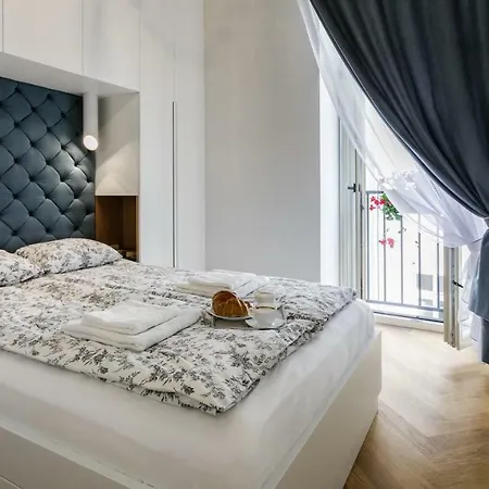 My - Topolowa 8 * Krakkó